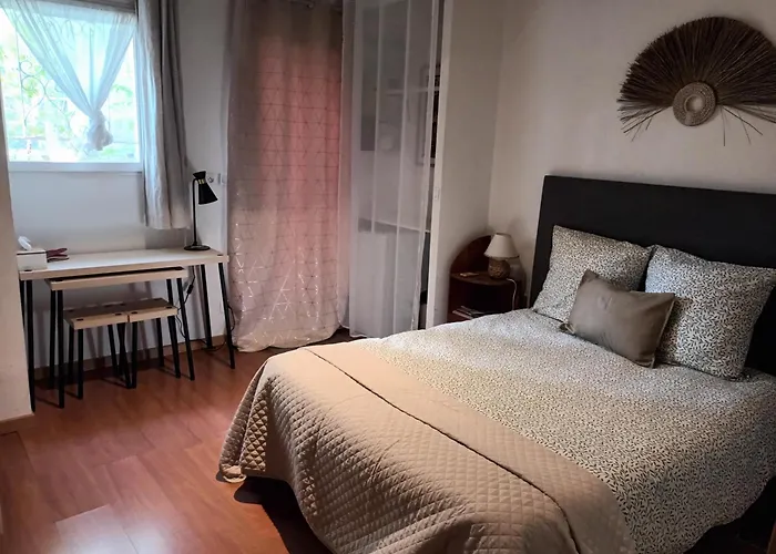 Charmante Bords Du Louet . Hébergement de vacances